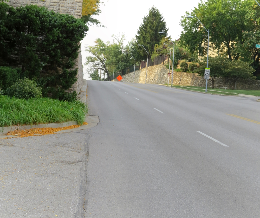 View looking south up Wornall Road toward Loose Park