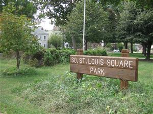 South St. Louis Square Park Sign